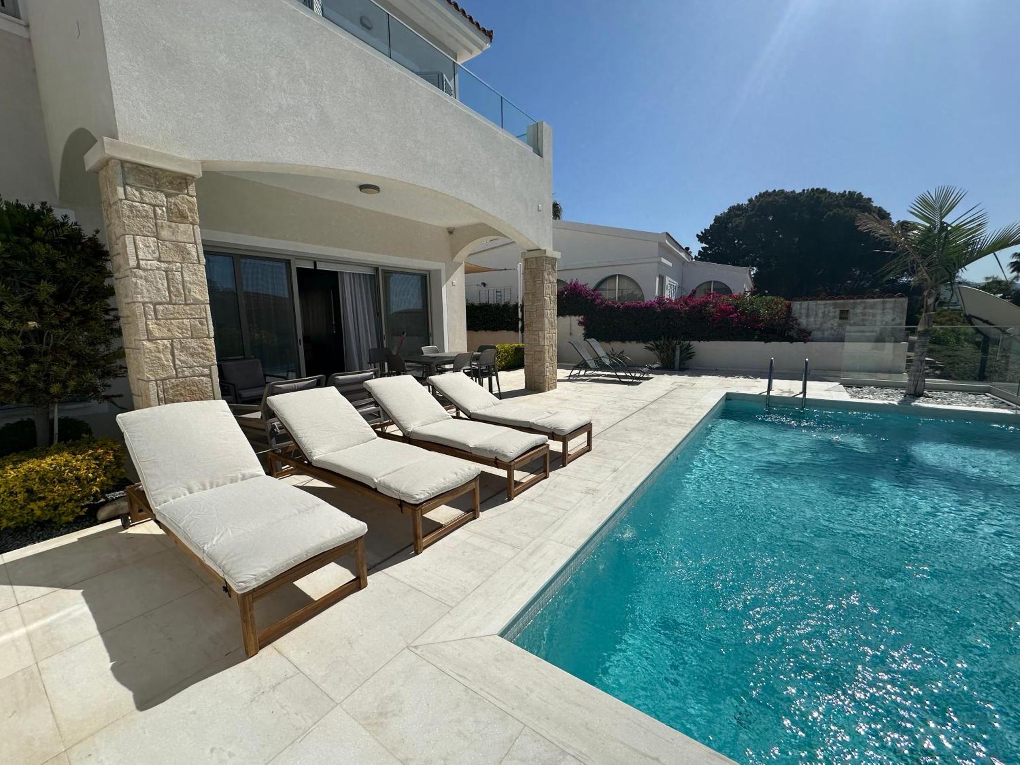 Coral Bay Beach Villa Paphos Exterior foto